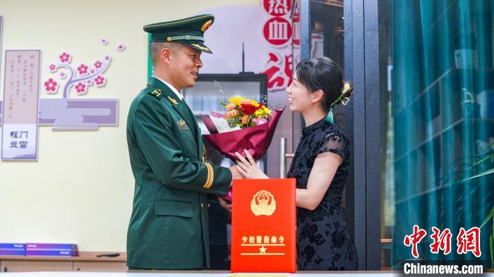 軍功章有你的一半?！堦愑?攝