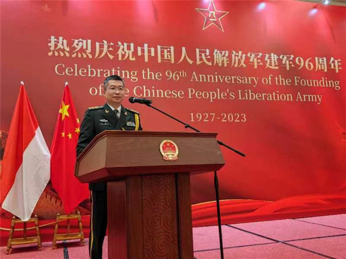 圖為徐勝武官致辭。中國(guó)駐印度尼西亞使館供圖