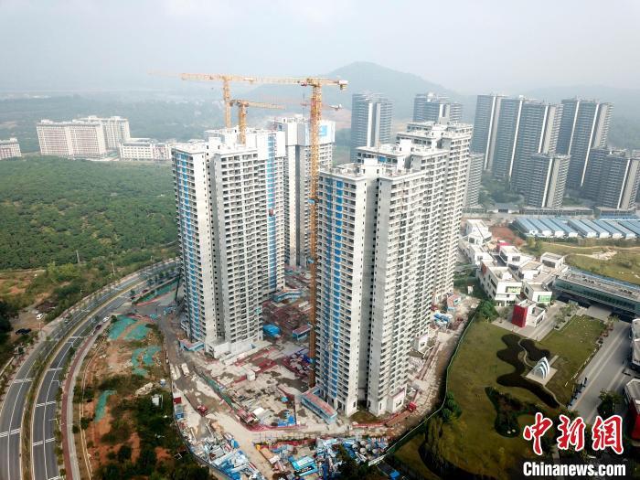 廣州一在建樓盤。 范少鵬 攝