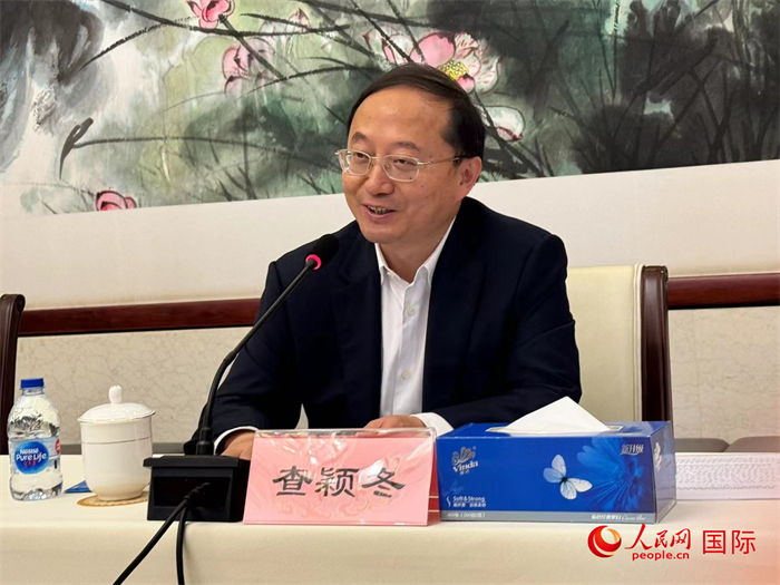 10月31日，蘇州市人民政府副市長查穎冬在第五屆中法文化論壇媒體吹風(fēng)會上講話。（人民網(wǎng) 謝瑩攝）