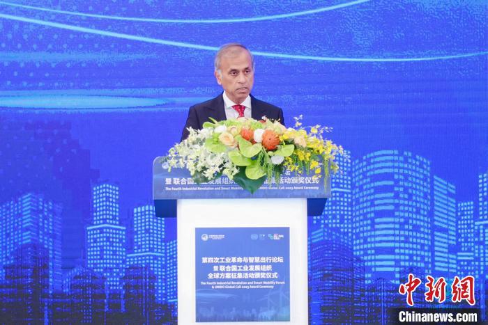 聯(lián)合國(guó)駐華協(xié)調(diào)員常啟德發(fā)表演講。