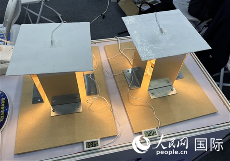氣凝膠隔熱材料應(yīng)用效果展示。（人民網(wǎng)記者 陳思攝）