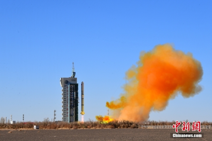 北京時間2023年11月16日11時55分，我國在酒泉衛(wèi)星發(fā)射中心使用長征二號丙運載火箭，成功將新一代海洋水色觀測衛(wèi)星發(fā)射升空，衛(wèi)星順利進入預(yù)定軌道，發(fā)射任務(wù)獲得圓滿成功。此次任務(wù)是長征系列運載火箭第497次飛行。汪江波 攝