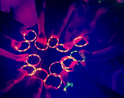 圖為玩家佩戴的手環(huán)。受訪者供圖