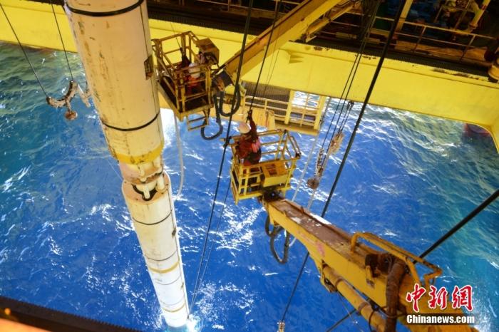 正在作業(yè)的工作人員。<a target='_blank' href='/' _fcksavedurl='/' ><p  align=