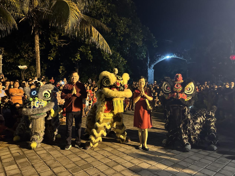 舞獅表演。巴陵康孔子學(xué)院供圖