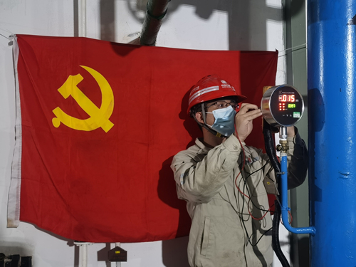 工作人員在進行工作。受訪單位供圖