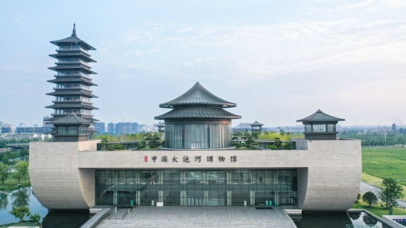  運(yùn)河畔的揚(yáng)州中國大運(yùn)河博物館。 齊立廣攝