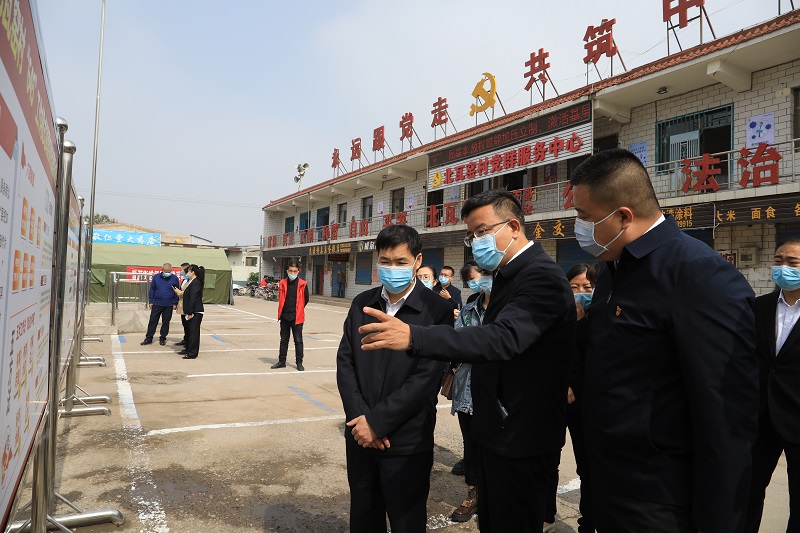張農(nóng)壽在晉源街道北瓦窯村調(diào)研抓黨建促基層治理能力提升專項行動落實工作。