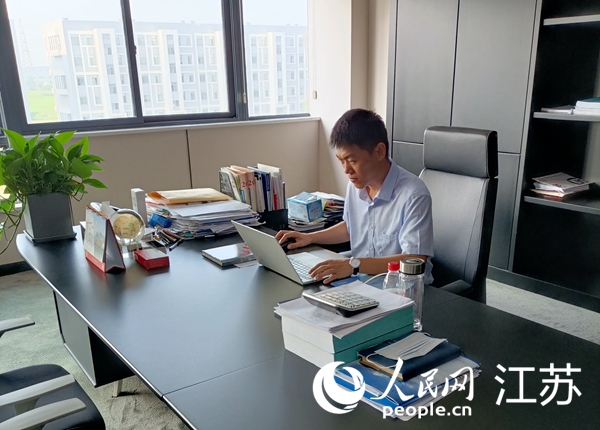 江蘇海安市2021年引進的高端人才朱涼偉博士。人民網(wǎng)記者 王繼亮攝