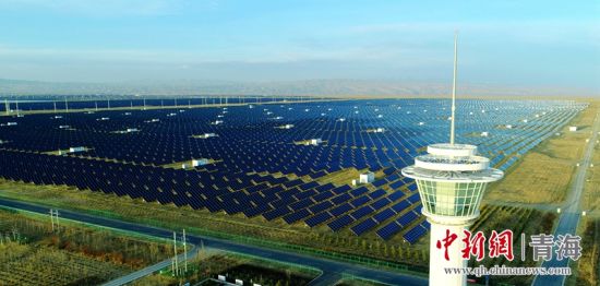 圖為青海海南光伏產(chǎn)業(yè)園區(qū)。王國棟攝
