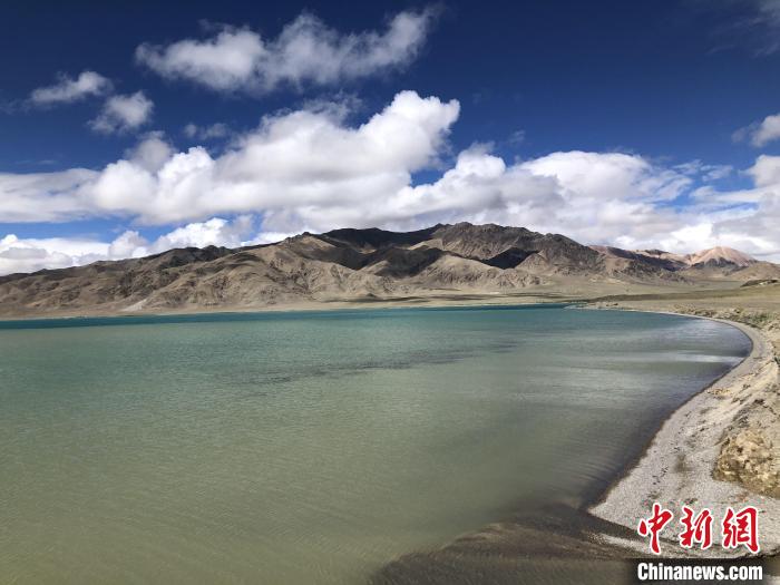 西藏阿里的高原湖泊別若錯(cuò)(又稱(chēng)別若則錯(cuò))海拔約4470米?！?lt;a target='_blank' href='/'><p  align=