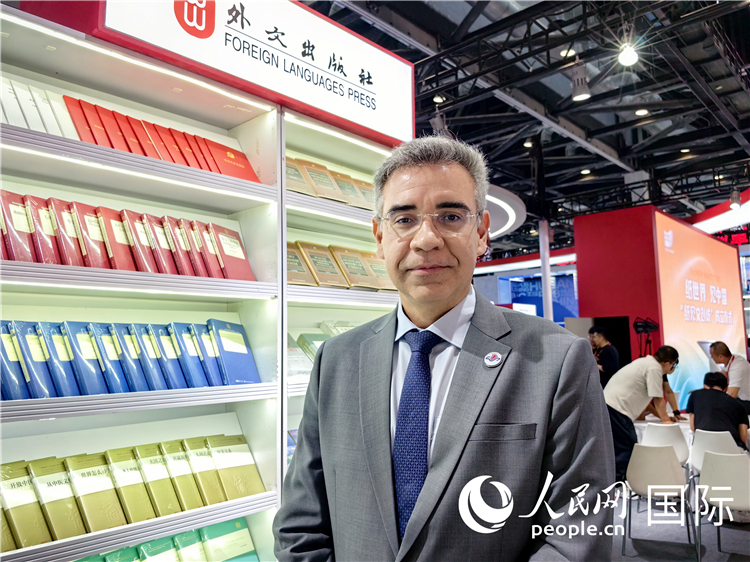 巴西東進(jìn)出版社社長(zhǎng)高文勇接受人民網(wǎng)專(zhuān)訪(fǎng)。人民網(wǎng)記者 符園園攝