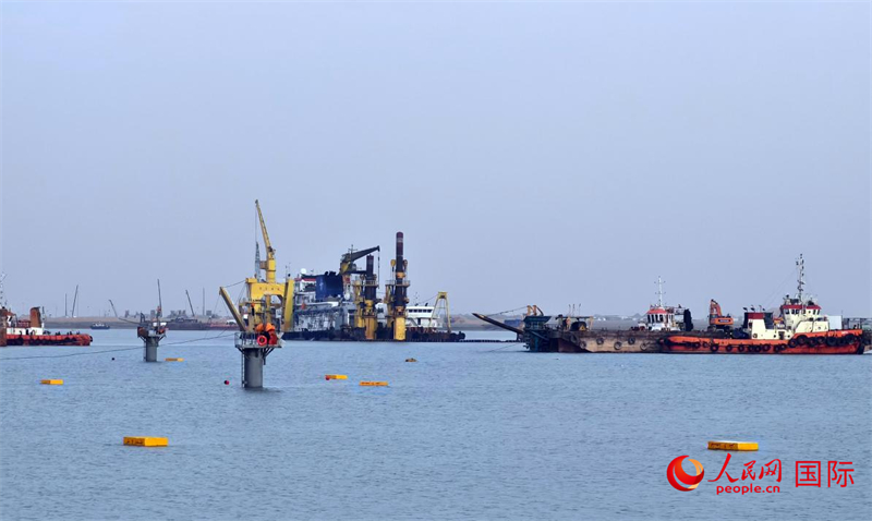 祖拜爾海底隧道施工場景。人民網(wǎng)記者管克江攝