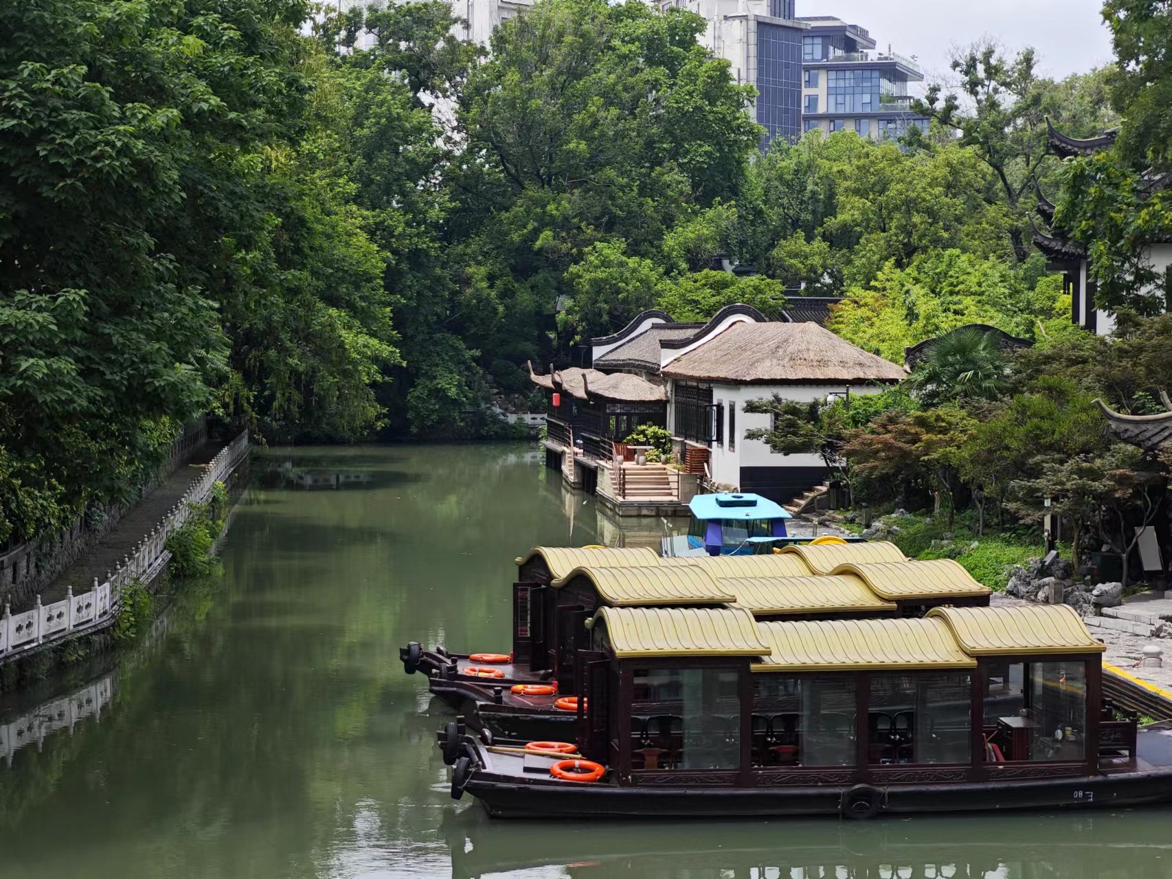 揚(yáng)州大運(yùn)河文化旅游度假區(qū)一角。人民網(wǎng)記者 黃鈺攝