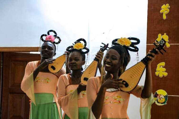 資訊有故事丨海外慶中秋活動創(chuàng)意滿滿 外國友人說“我知道了中國人為什么慶祝這個(gè)節(jié)日”