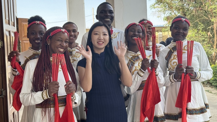 資訊有故事丨海外慶中秋活動創(chuàng)意滿滿 外國友人說“我知道了中國人為什么慶祝這個(gè)節(jié)日”