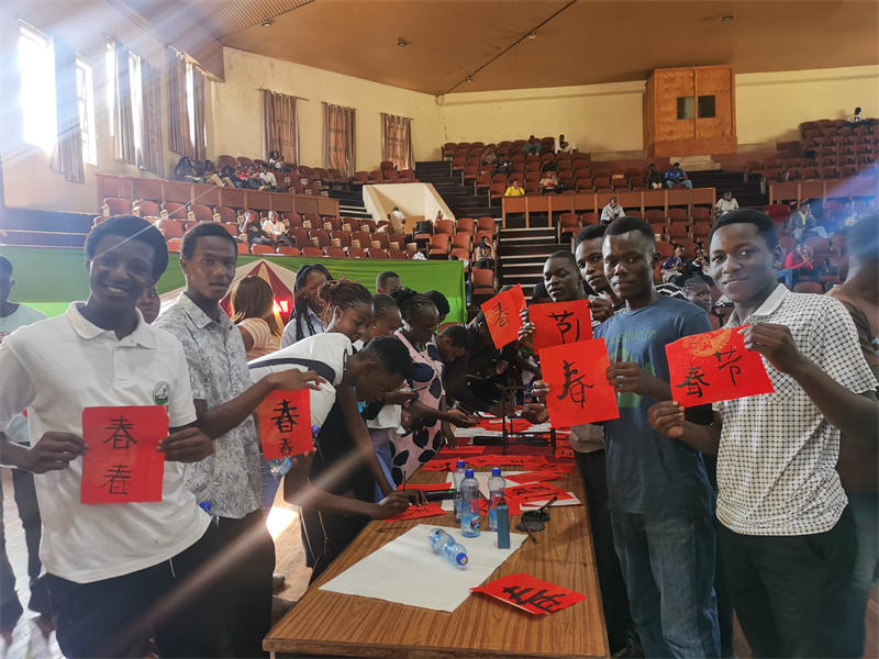 卡巴拉克大學春節(jié)體驗活動。埃格頓大學孔子學院供圖