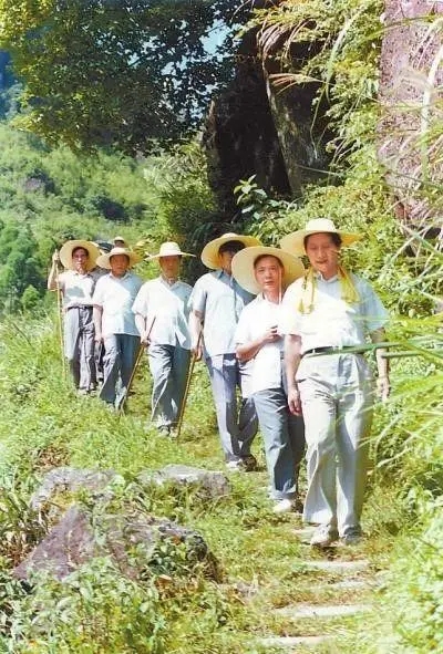 1989年7月，習近平在壽寧縣山村。