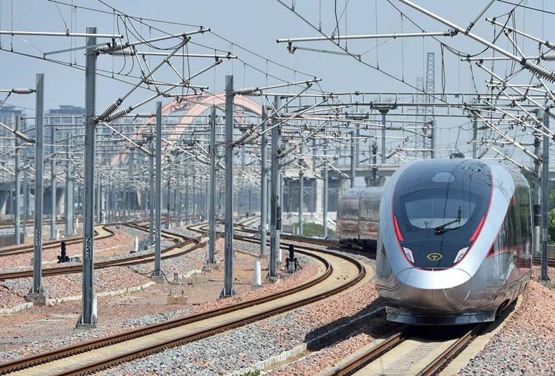 2022年6月20日，濟(jì)鄭高鐵鄭州首發(fā)G9206次列車駛出鄭州東站。