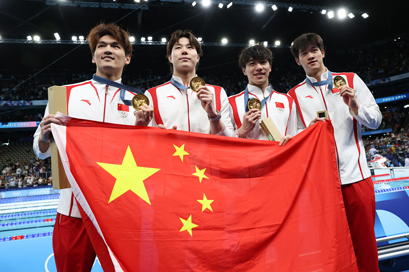 當?shù)貢r間2024年8月4日，巴黎奧運會游泳項目男子4×100米混合泳接力決賽，中國隊奪金。