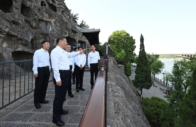 2025年5月19日至20日，中共中央總書記、國家主席、中央軍委主席習(xí)近平在河南考察。這是19日下午，習(xí)近平在洛陽龍門石窟考察。新華社記者 謝環(huán)馳 攝