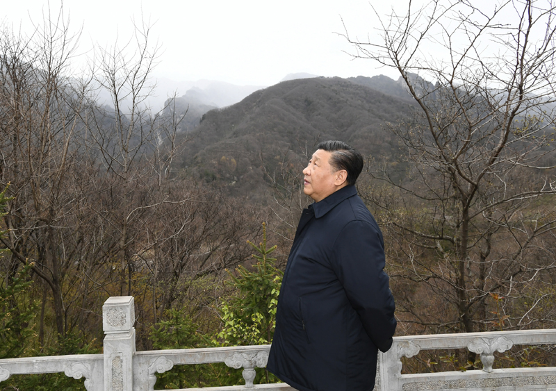 2020年4月20日，習(xí)近平總書記在位于陜西柞水的秦嶺牛背梁國(guó)家級(jí)自然保護(hù)區(qū)考察秦嶺生態(tài)保護(hù)情況。