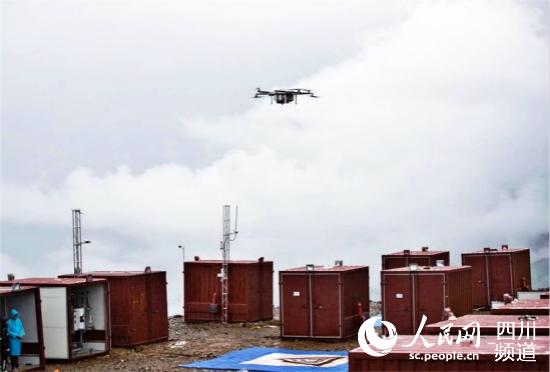 四川甘孜雅江縣引入無人機(jī)運輸，拓寬群眾致富增收新渠道。（圖片由雅江縣委宣傳部提供）