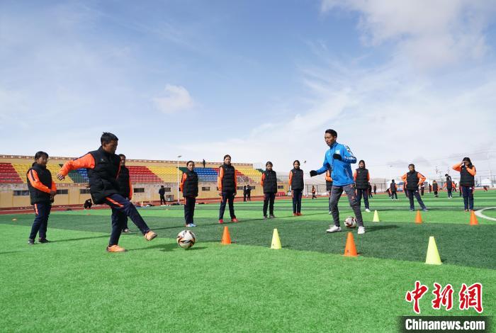 圖為孩子們正在進(jìn)行訓(xùn)練。　馬銘言 攝