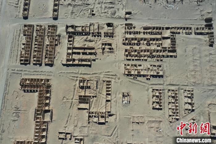 航拍青海省海西蒙古族藏族自治州茫崖市冷湖石油工業(yè)遺址保護(hù)區(qū)?！●R銘言 攝