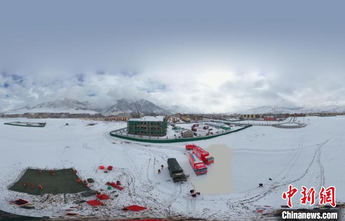 圖為地震實(shí)戰(zhàn)演練現(xiàn)場(chǎng)全景。　玉樹(shù)消防供圖