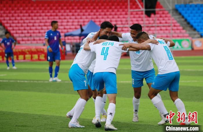 圖為班瑪隊(duì)隊(duì)員慶祝進(jìn)球?！●R銘言 攝