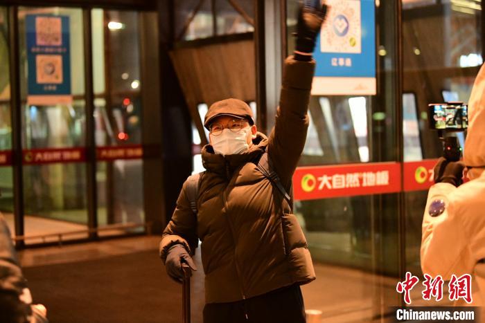 1月9日晚剛到沈陽?！¤F西區(qū)委宣傳部 攝