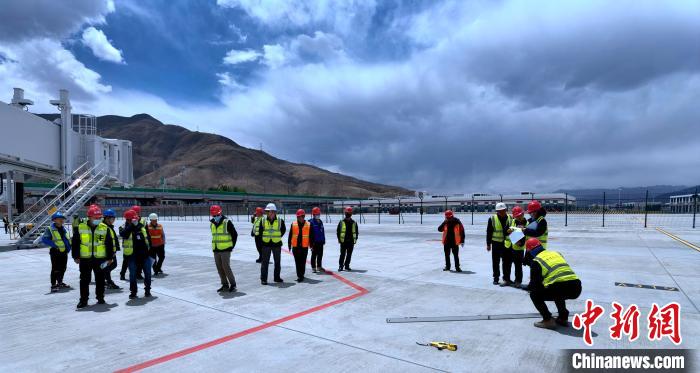 圖為驗收組驗收項目?！〉┰鐾?攝