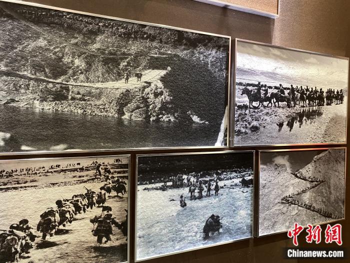 紅樓內(nèi)展廳，圖為昌都戰(zhàn)役中的人民解放軍。彭寧鈴 攝
