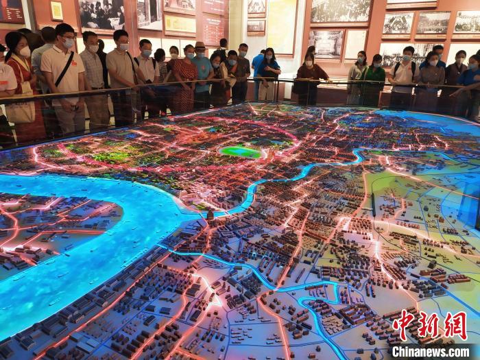 日喀則文化與旅游管理工作者上?！叭〗?jīng)”領(lǐng)悟生態(tài)旅游內(nèi)涵