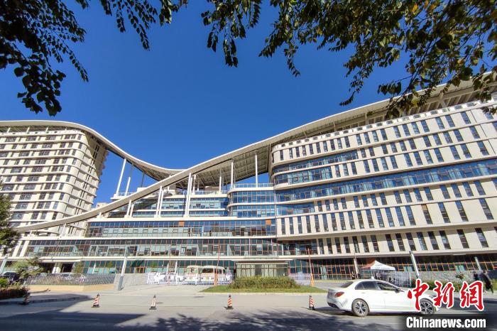 圖為西藏自治區(qū)婦產(chǎn)兒童醫(yī)院，該院填補了西藏沒有省級兒童醫(yī)院(婦幼保健院)的空白?！〗w波 攝