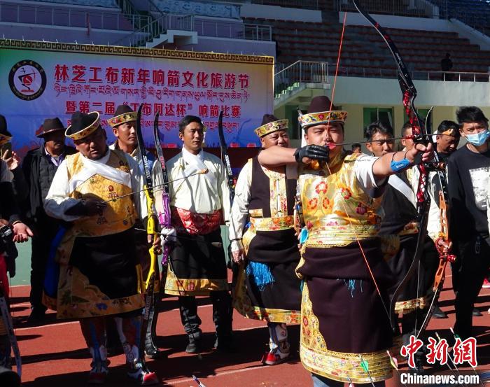 圖為響箭比賽現(xiàn)場(chǎng)?！∪轿木?攝