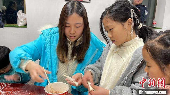 西藏戍邊民警：一想到孩子，心就瞬間柔軟了