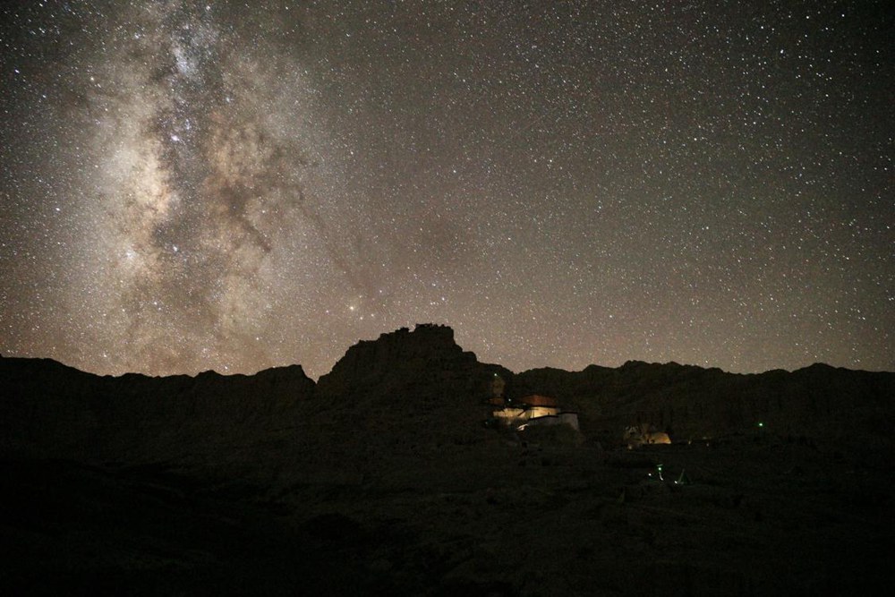 阿里暗夜星空。旦真次旦攝