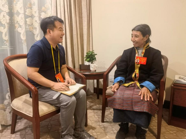 【記者手記Vlog】“守邊的‘阿佳’，您還好嗎”——記者與卓嘎代表再相遇