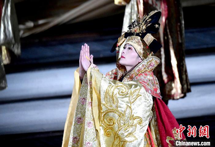 3月17日，西藏拉薩，《文成公主》大型史詩(shī)劇演出現(xiàn)場(chǎng)?！±盍?攝