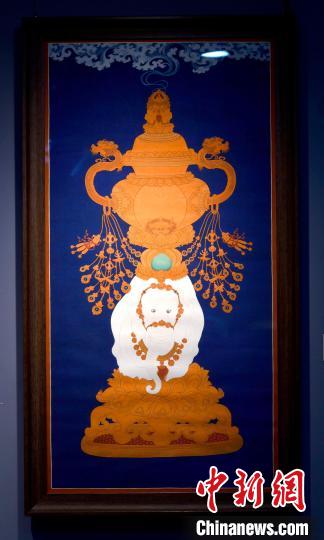 圖為5月16日，展覽中的新創(chuàng)唐卡作品《瑞象承香》。　李林 攝