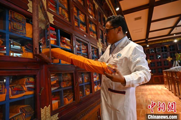 西藏藏醫(yī)院推動古籍文獻(xiàn)整理研究、出版利用