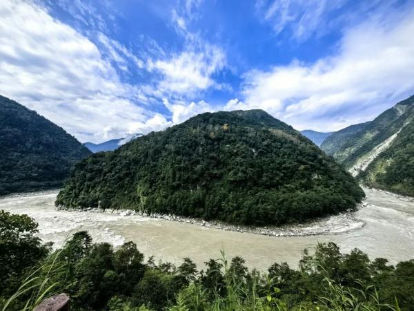 幾代建設(shè)者，歷經(jīng)半個多世紀(jì)完成！這是一條怎樣的公路？