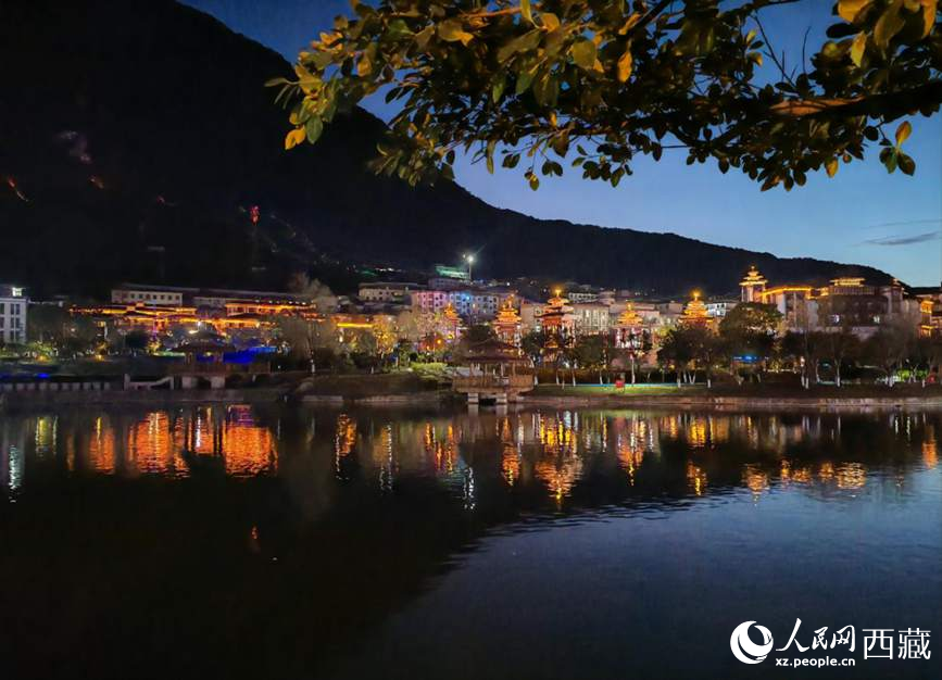 墨脫縣夜景。人民網(wǎng) 李海霞攝